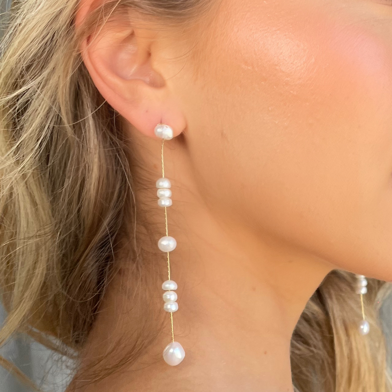 Delicate pearl chain drops