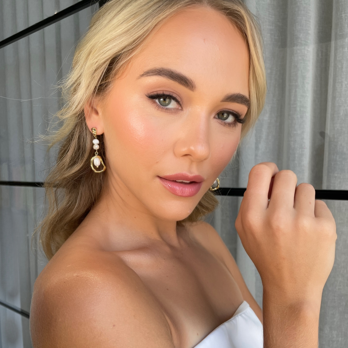 Molten gold and pearl drops