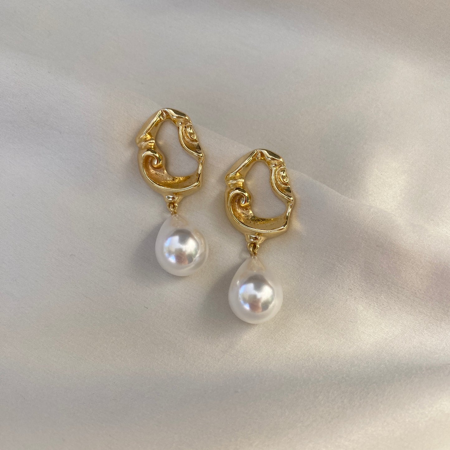 Baroque Pearl Drop Earrings