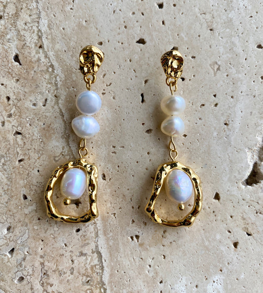 Molten gold and pearl drops